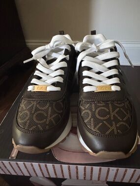 Calvin Klein Brown Logo Low-Top Sneakers with White Laces